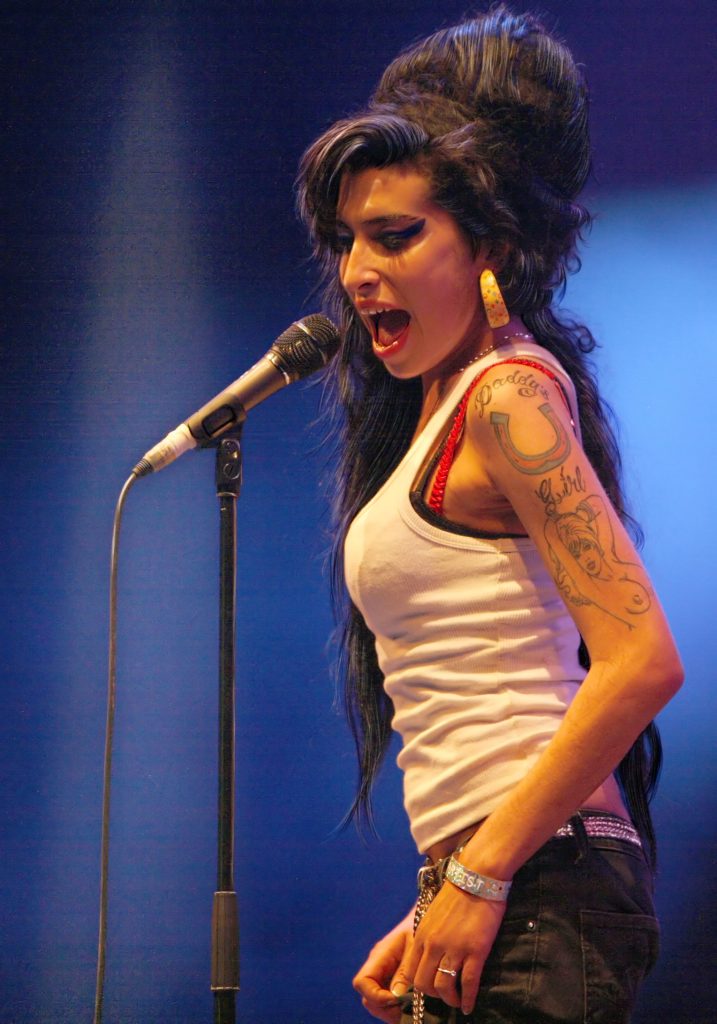 Amy Winehouse performing at Eurockéennes in 2007